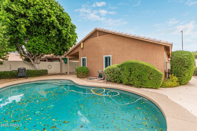 Building Photo - 1296 S Cholla St