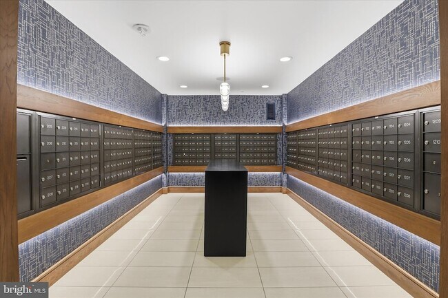 Building Photo - 631 D St NW