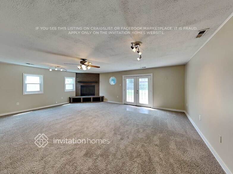 Building Photo - 9220 S 49th Ct