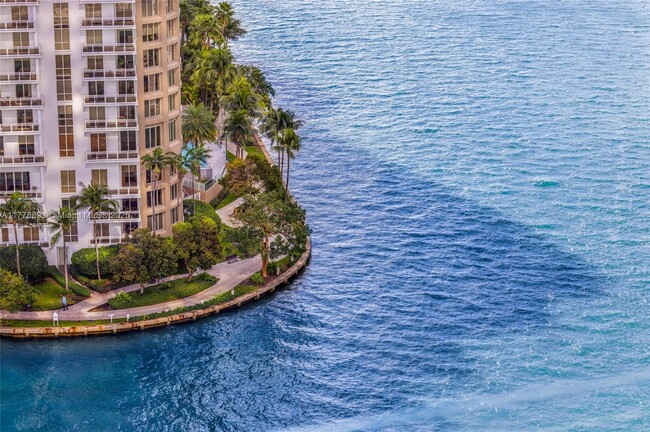 Building Photo - 300 Biscayne Blvd Way