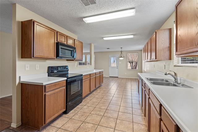 Building Photo - 5404 Pandale Valley Dr