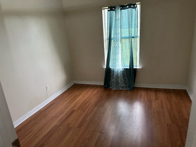 Building Photo - 1081 Clairise Ct