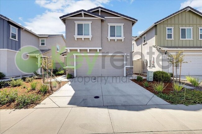 Building Photo - 2129 Shady Tree Cir