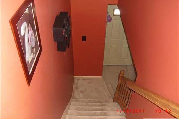 Building Photo - 9 Quail Run Dr