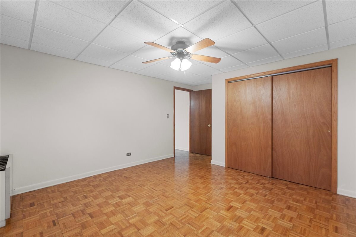 Building Photo - 620 W Belmont Ave