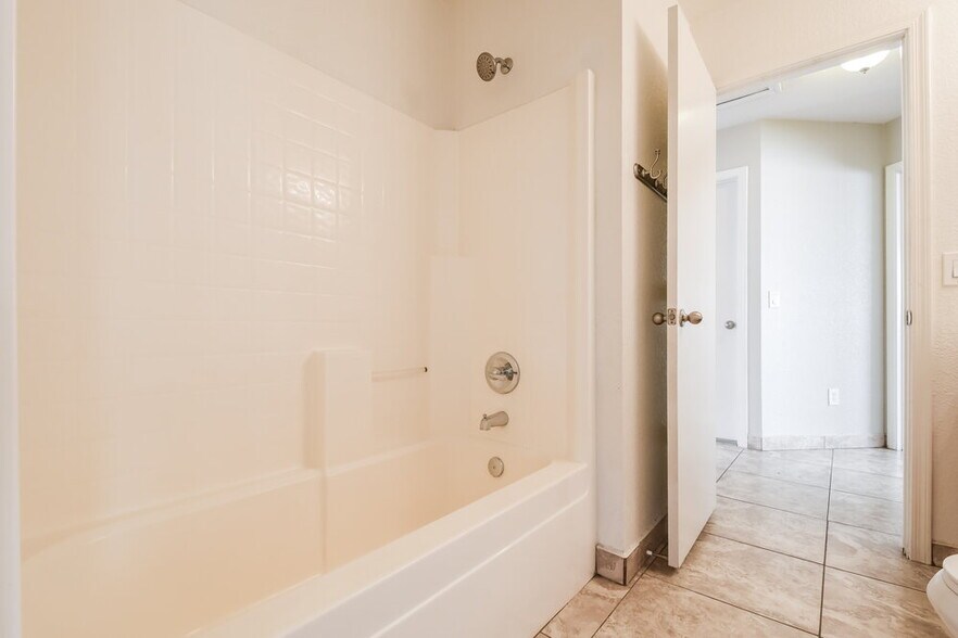 Building Photo - 2768 W San Carlos Ln