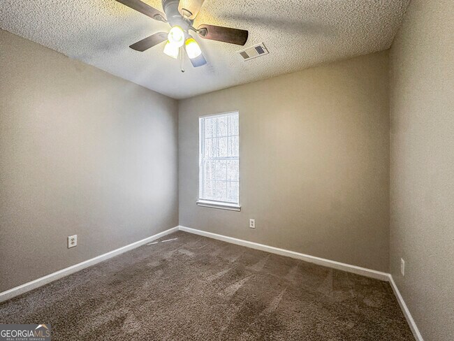 Building Photo - 255 Buffington Dr