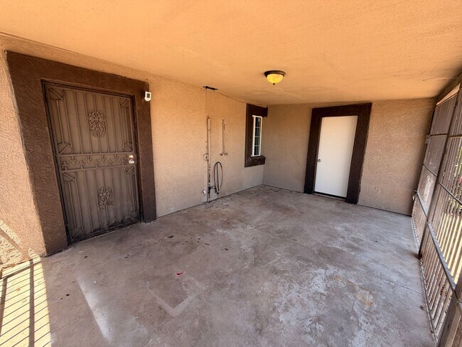 Building Photo - Single Story *NO* Carpet + *NO* HOA Avondale Home For Rent!