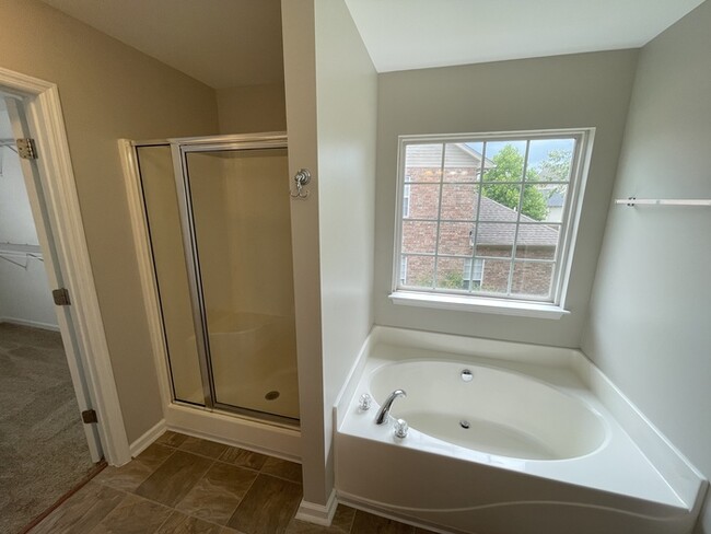 Building Photo - Saundersville Station home with renovation...
