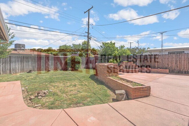 Building Photo - 3413 Windsor Dr