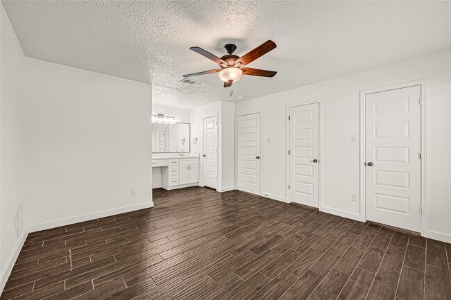 Building Photo - 2239 Pilgrims Point Dr
