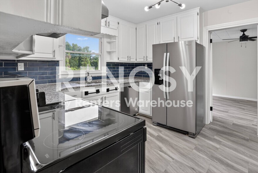 Building Photo - 3081 Glendale Ct