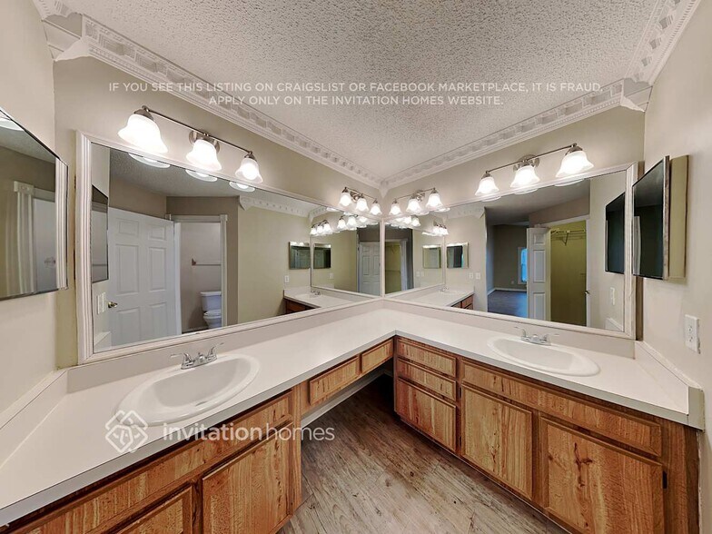 Building Photo - 2729 Talladega Dr