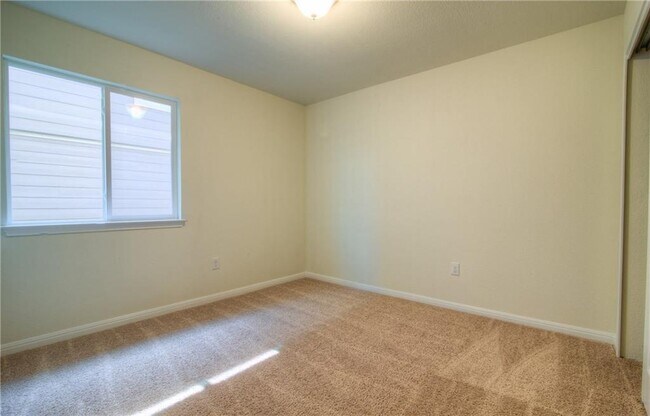 Building Photo - 1120 Badlands Dr