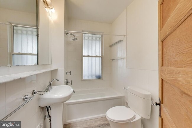 Building Photo - 140 Bryant St NW