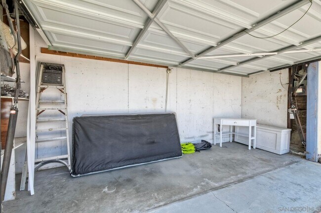 Building Photo - 1729 Lahoud Dr