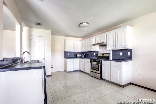 Building Photo - 5519 Red Canyon
