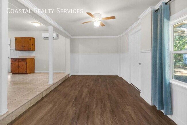 Building Photo - 213 Hawthorne Cir