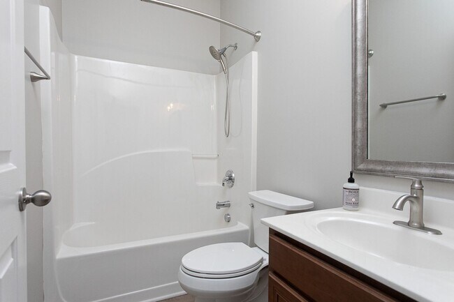 Building Photo - Beautiful 5 bedroom home in Cameron Estates!