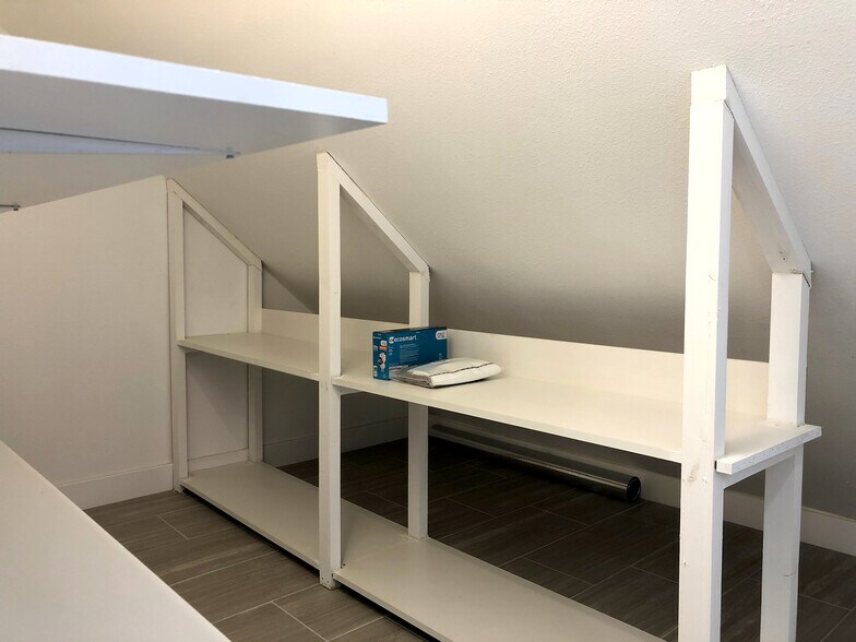 Storage Room - 115 N San Gabriel Blvd