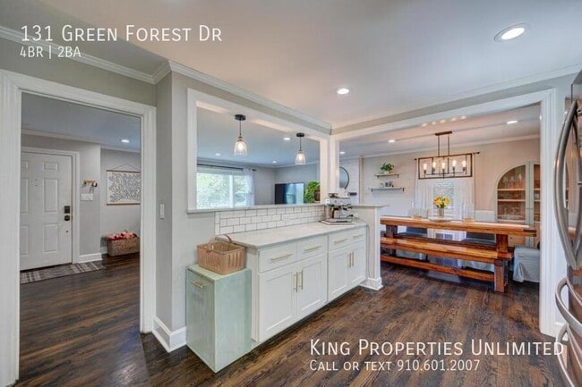 Building Photo - 131 Green Forest Dr