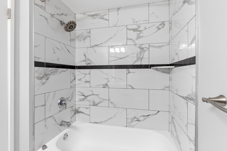 Building Photo - 250 E Harbortown Dr