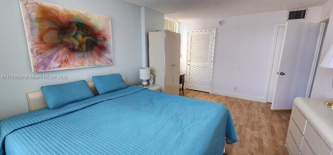 Building Photo - 137 Golden Isles Dr