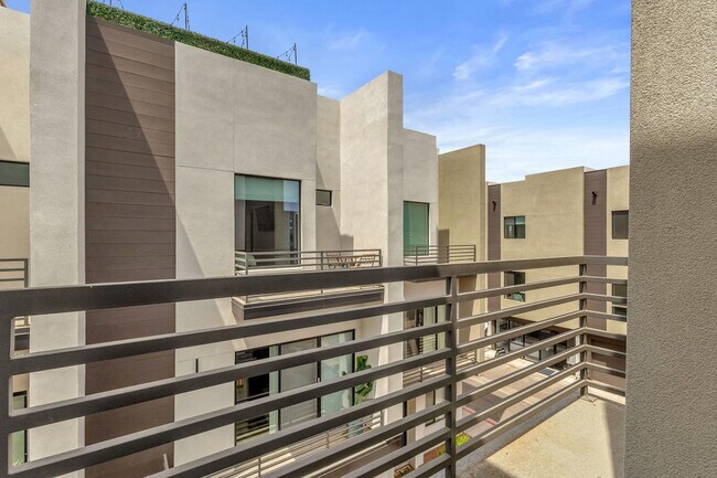 Building Photo - 4220 N 32nd St