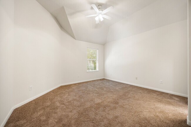 Building Photo - 7711 Summer Shore Dr