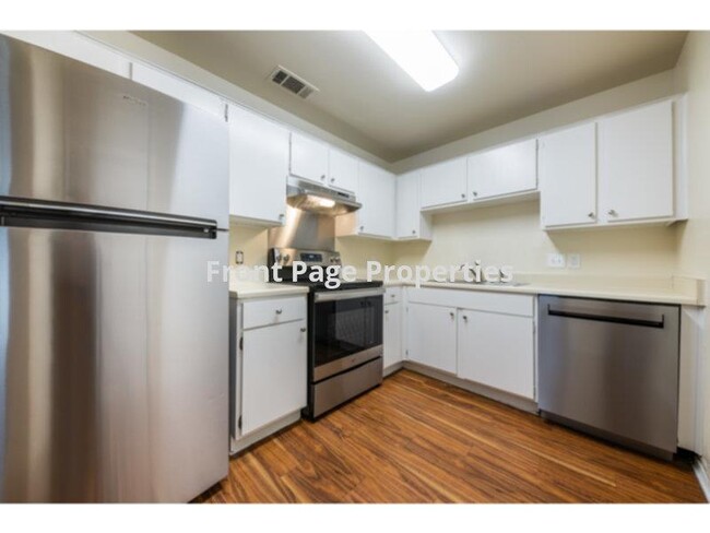 Building Photo - 1201 Danbury Square