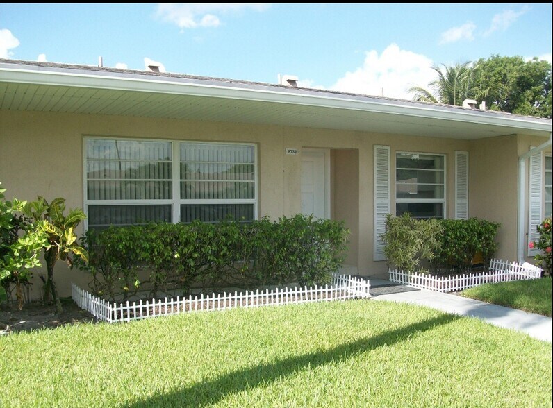 Building Photo - 8732 Bella Vista Dr