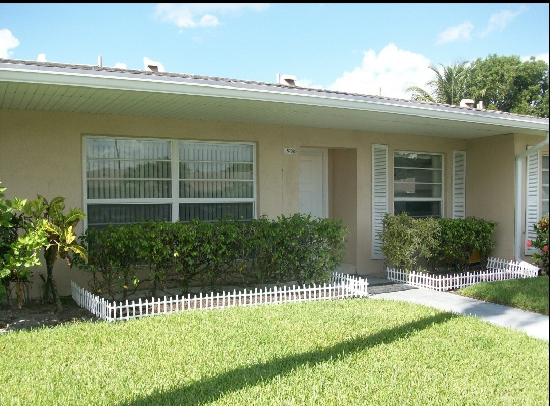Building Photo - 8732 Bella Vista Dr