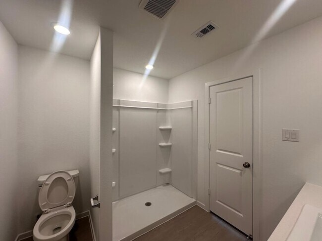 Building Photo - 26906 Rosebay Wds Dr