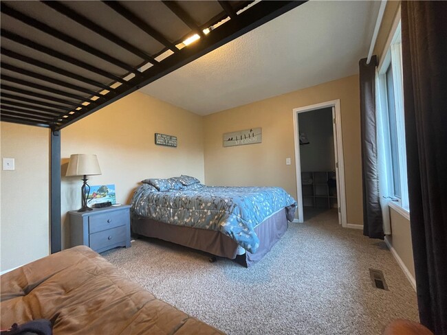 Building Photo - 4 Safe Haven Ct