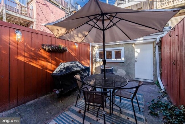 Building Photo - 2517 Fleet St