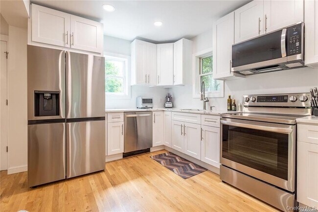 Building Photo - 30 Vail Ave