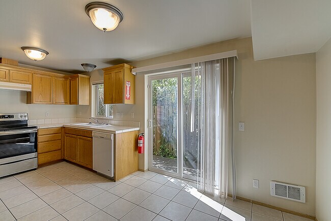 Building Photo - 4309 8th Ave NE