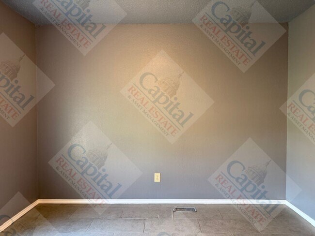 Building Photo - 804 Ranchoak Dr