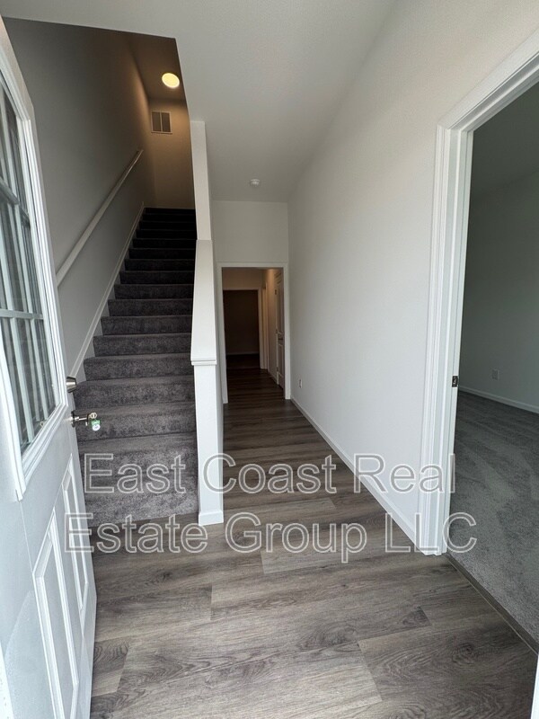 Building Photo - 52 Snowdrop Ct