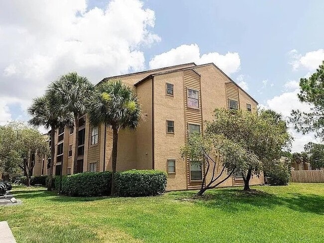 Building Photo - 2030 Cascades Blvd