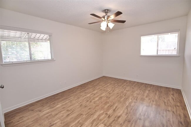 Building Photo - 2203 Lanier Dr