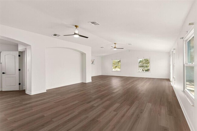 Building Photo - 3203 S Polk Ave