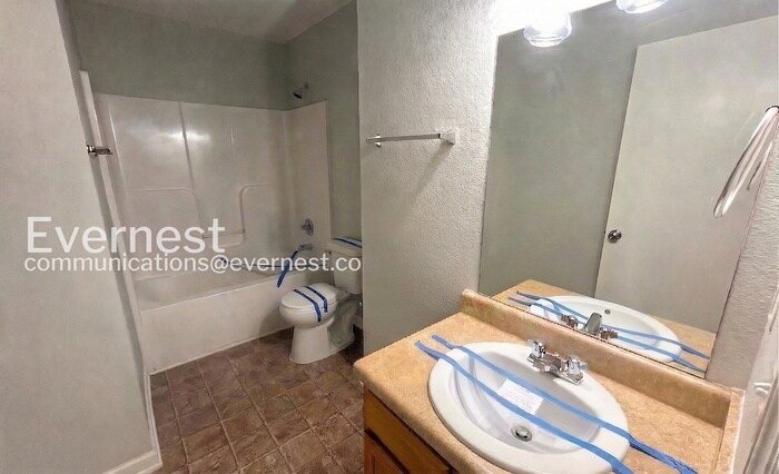 Building Photo - 183 Cloverbrook Dr