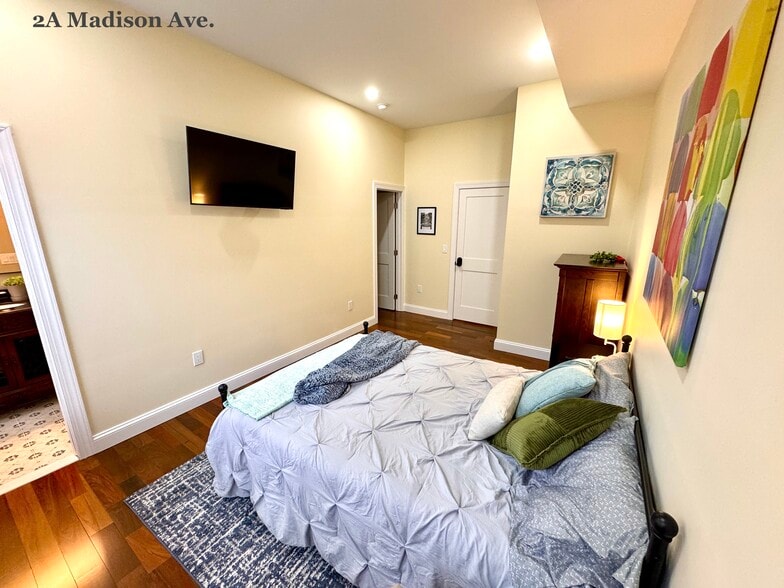 Building Photo - 1906 Madison Ave