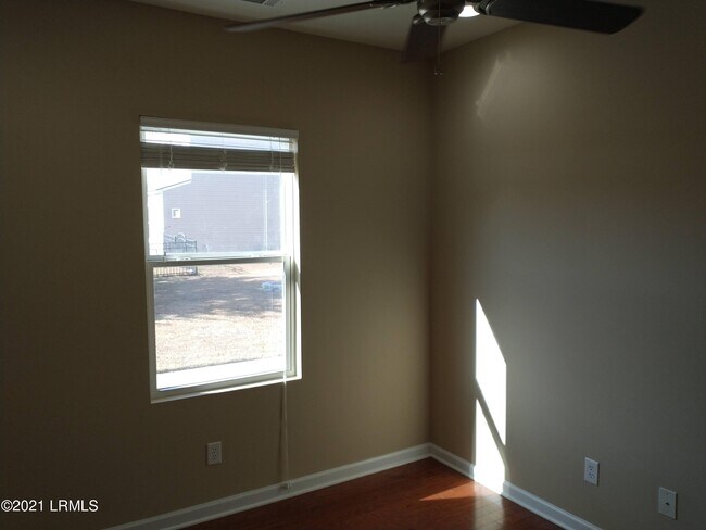 Building Photo - 38 Pennyroyal Way