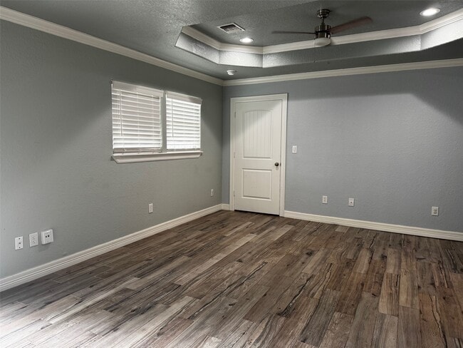 Building Photo - 430 Center Way