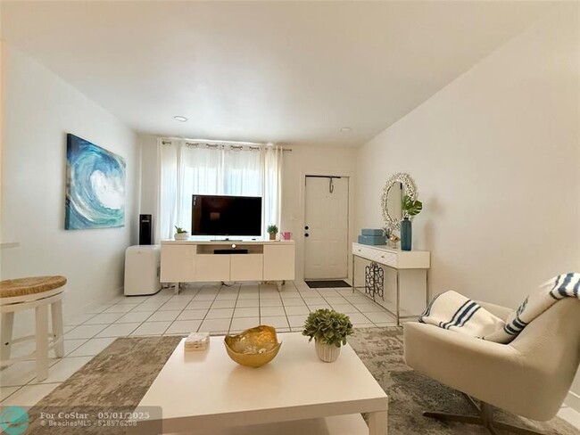 Building Photo - 2600 S Ocean Dr
