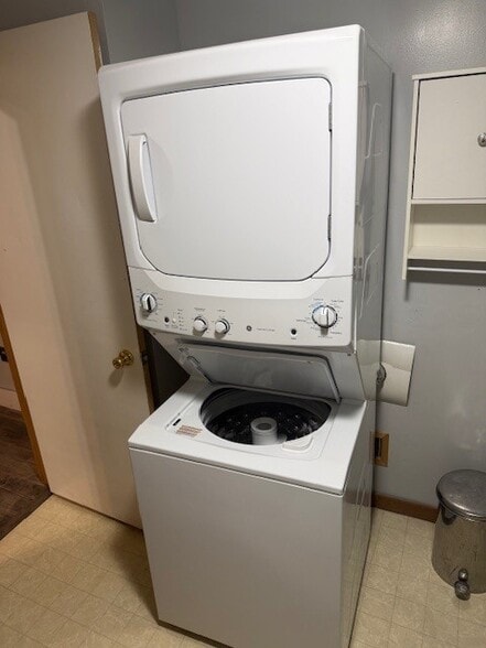 Building Photo - 118 E Main St