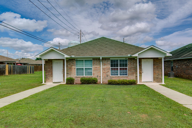 Building Photo - 119 S Lindsey St