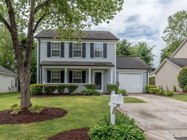 Building Photo - 2821 Trestle Ct SW